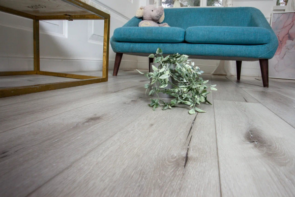 LVT кварц-виниловая плитка Damy Floor коллекция Family - Дуб Классический Серый/Classic Gray Oak T7020-2 LVT кварц-виниловая плитка Damy Floor коллекция Family - Дуб Классический Серый/Classic Gray Oak T7020-2